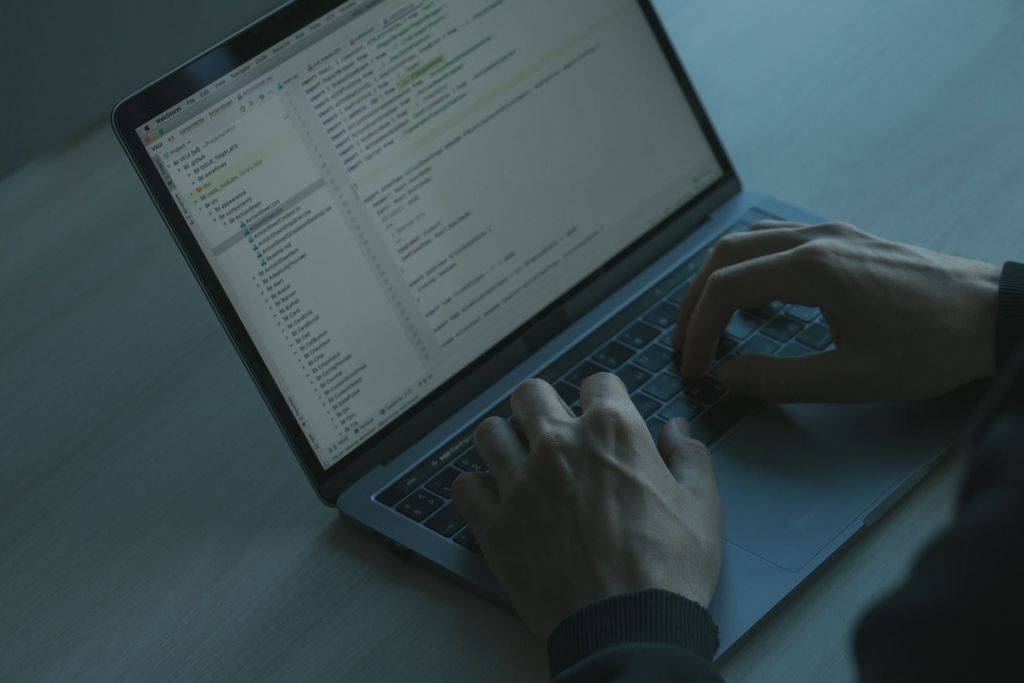 Ciberestafadores combinan X y características MacBook en distribución de&nbsp;virus